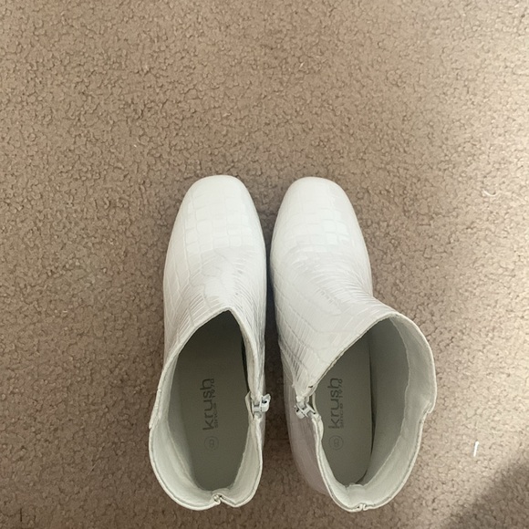 White Crocodile print boot heels - 3in heel - Picture 4 of 4